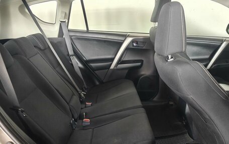 Toyota RAV4, 2015 год, 1 890 000 рублей, 10 фотография