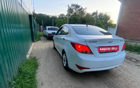Hyundai Solaris II рестайлинг, 2015 год, 1 100 000 рублей, 15 фотография