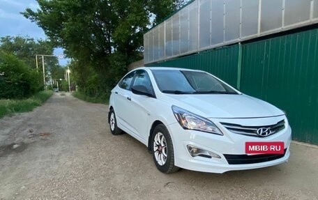Hyundai Solaris II рестайлинг, 2015 год, 1 100 000 рублей, 2 фотография