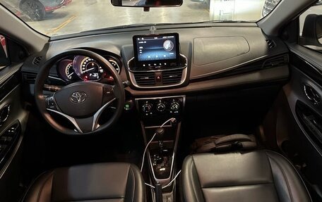 Toyota Yaris Cross, 2021 год, 1 390 000 рублей, 4 фотография