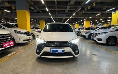 Toyota Yaris Cross, 2021 год, 1 390 000 рублей, 2 фотография