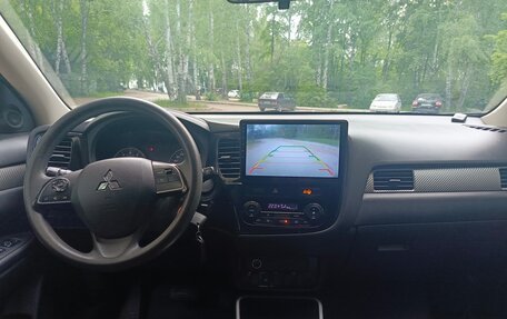 Mitsubishi Outlander III рестайлинг 3, 2018 год, 1 723 000 рублей, 5 фотография