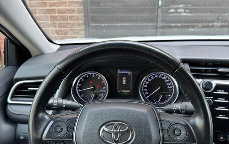 Toyota Camry, 2018 год, 2 650 000 рублей, 6 фотография