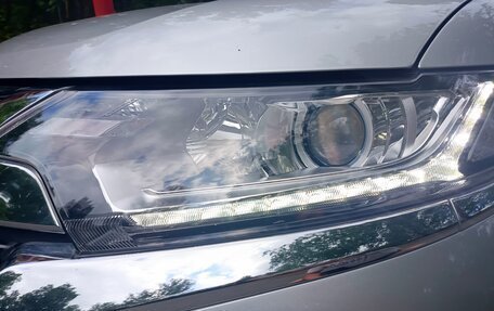 Mitsubishi Outlander III рестайлинг 3, 2018 год, 1 723 000 рублей, 8 фотография