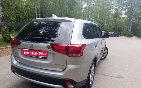 Mitsubishi Outlander III рестайлинг 3, 2018 год, 1 723 000 рублей, 19 фотография