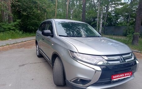 Mitsubishi Outlander III рестайлинг 3, 2018 год, 1 723 000 рублей, 12 фотография