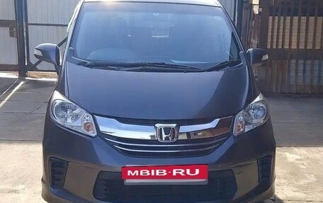 Honda Freed I, 2015 год, 1 180 000 рублей, 3 фотография