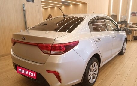KIA Rio IV, 2018 год, 989 000 рублей, 4 фотография