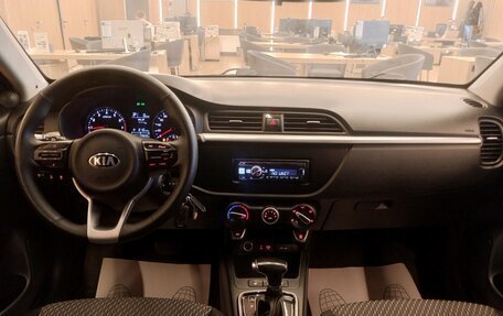 KIA Rio IV, 2018 год, 989 000 рублей, 11 фотография