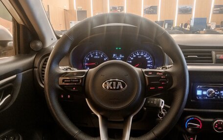 KIA Rio IV, 2018 год, 989 000 рублей, 12 фотография