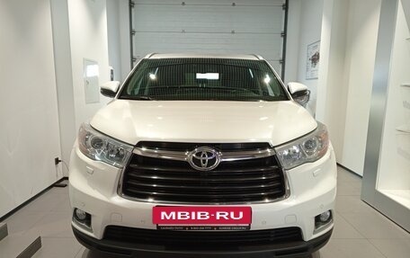 Toyota Highlander III, 2014 год, 2 799 000 рублей, 2 фотография