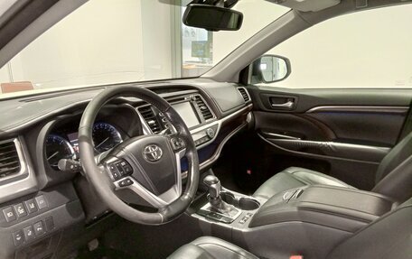 Toyota Highlander III, 2014 год, 2 799 000 рублей, 8 фотография