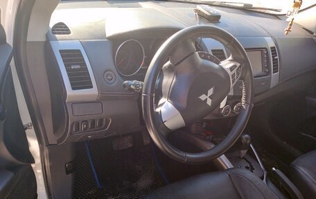 Mitsubishi Outlander III рестайлинг 3, 2012 год, 950 000 рублей, 5 фотография