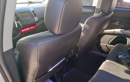 Mitsubishi Outlander III рестайлинг 3, 2012 год, 950 000 рублей, 3 фотография