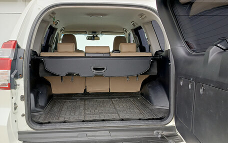 Toyota Land Cruiser Prado 150 рестайлинг 2, 2015 год, 3 290 000 рублей, 10 фотография