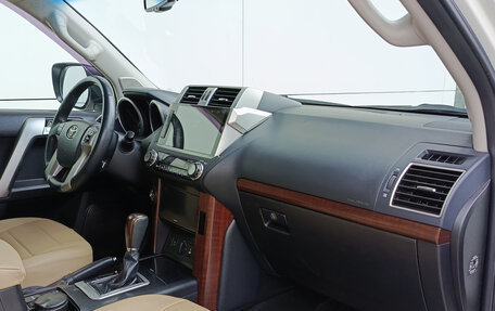 Toyota Land Cruiser Prado 150 рестайлинг 2, 2015 год, 3 290 000 рублей, 11 фотография