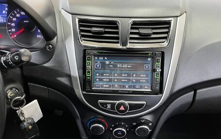 Hyundai Solaris II рестайлинг, 2013 год, 695 000 рублей, 13 фотография