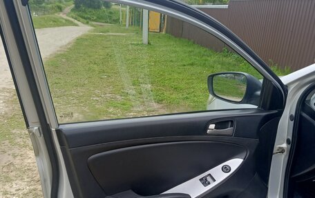 Hyundai Solaris II рестайлинг, 2015 год, 680 000 рублей, 10 фотография