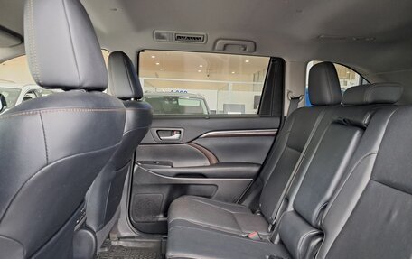 Toyota Highlander III, 2014 год, 2 737 000 рублей, 12 фотография