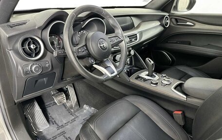 Alfa Romeo Stelvio, 2022 год, 3 600 000 рублей, 8 фотография