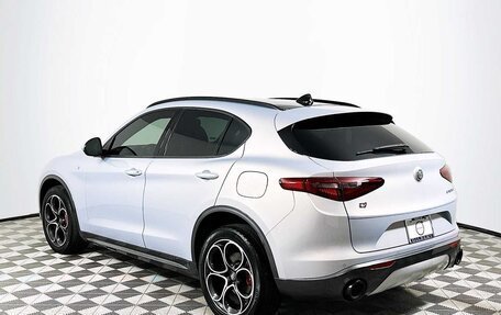 Alfa Romeo Stelvio, 2022 год, 3 600 000 рублей, 6 фотография