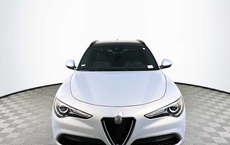 Alfa Romeo Stelvio, 2022 год, 3 600 000 рублей, 2 фотография