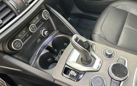 Alfa Romeo Stelvio, 2022 год, 3 600 000 рублей, 18 фотография