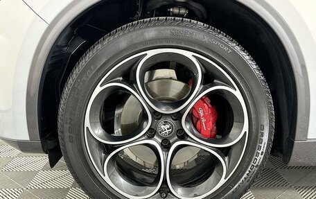Alfa Romeo Stelvio, 2022 год, 3 600 000 рублей, 15 фотография