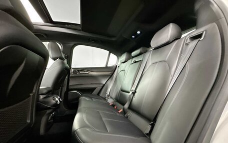 Alfa Romeo Stelvio, 2022 год, 3 600 000 рублей, 27 фотография