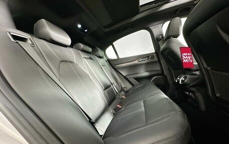 Alfa Romeo Stelvio, 2022 год, 3 600 000 рублей, 28 фотография