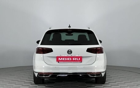 Volkswagen Passat B8 рестайлинг, 2019 год, 2 980 000 рублей, 6 фотография