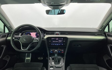 Volkswagen Passat B8 рестайлинг, 2019 год, 2 980 000 рублей, 14 фотография