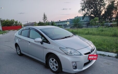Toyota Prius, 2011 год, 1 200 000 рублей, 2 фотография
