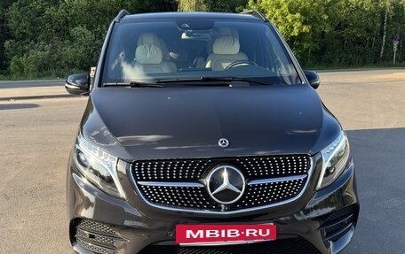 Mercedes-Benz V-Класс, 2022 год, 12 000 000 рублей, 3 фотография