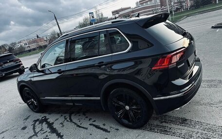 Volkswagen Tiguan II, 2019 год, 2 350 000 рублей, 4 фотография