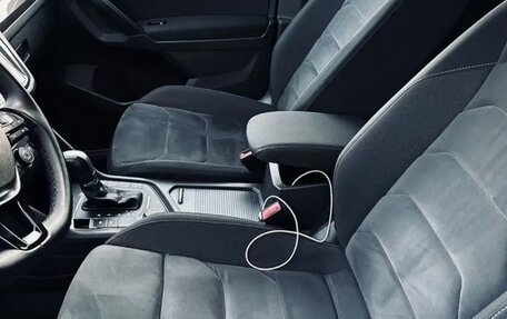 Volkswagen Tiguan II, 2019 год, 2 350 000 рублей, 9 фотография