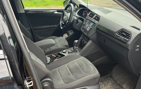 Volkswagen Tiguan II, 2019 год, 2 350 000 рублей, 10 фотография