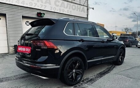 Volkswagen Tiguan II, 2019 год, 2 350 000 рублей, 2 фотография