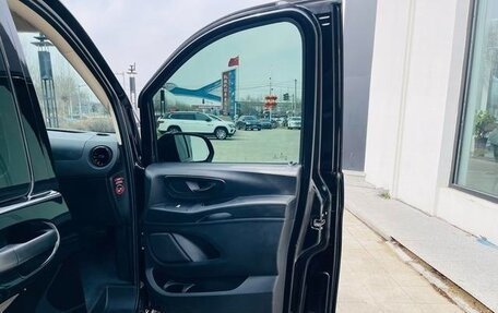 Mercedes-Benz Vito, 2021 год, 4 090 000 рублей, 3 фотография