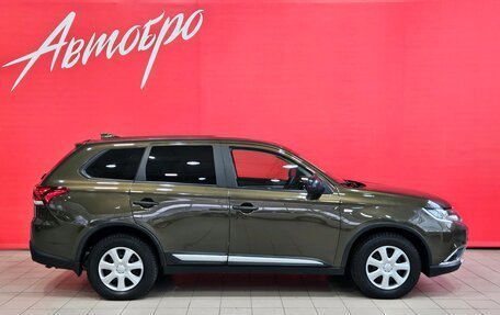 Mitsubishi Outlander III рестайлинг 3, 2017 год, 1 649 000 рублей, 6 фотография