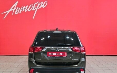 Mitsubishi Outlander III рестайлинг 3, 2017 год, 1 649 000 рублей, 4 фотография