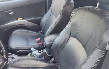 Mitsubishi Outlander III рестайлинг 3, 2011 год, 1 100 000 рублей, 11 фотография