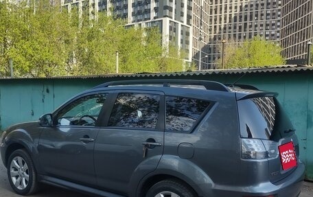 Mitsubishi Outlander III рестайлинг 3, 2011 год, 1 100 000 рублей, 9 фотография