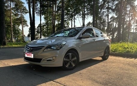 Hyundai Solaris II рестайлинг, 2015 год, 1 250 000 рублей, 1 фотография