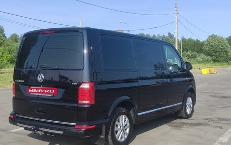 Volkswagen Caravelle T6 рестайлинг, 2017 год, 2 375 000 рублей, 4 фотография