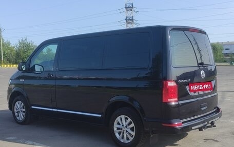 Volkswagen Caravelle T6 рестайлинг, 2017 год, 2 375 000 рублей, 5 фотография