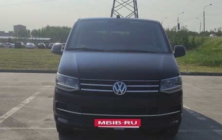 Volkswagen Caravelle T6 рестайлинг, 2017 год, 2 375 000 рублей, 3 фотография