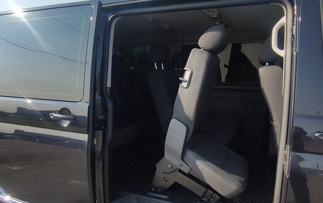 Volkswagen Caravelle T6 рестайлинг, 2017 год, 2 375 000 рублей, 14 фотография