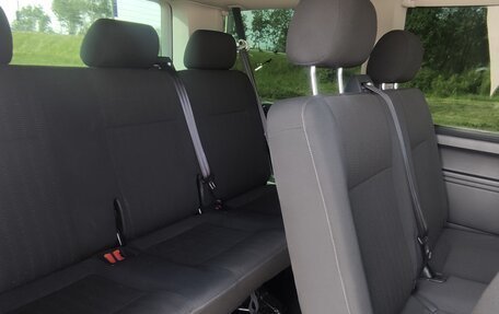 Volkswagen Caravelle T6 рестайлинг, 2017 год, 2 375 000 рублей, 15 фотография