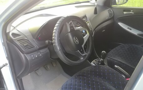 Hyundai Solaris II рестайлинг, 2011 год, 740 000 рублей, 7 фотография